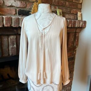 ***WORN TWICE*** ASTR the Label‎ -- Ida Blouse in Vintage Cream